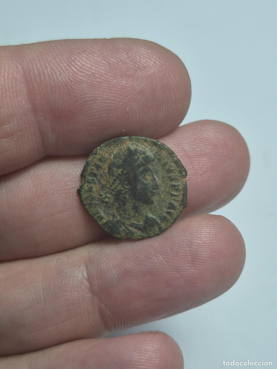 Monete Impero Romano: NT/ FOLLIS CONSTANCIO II AVE FENIX SOBRE GLOBO 2,22 GRS (A1899)