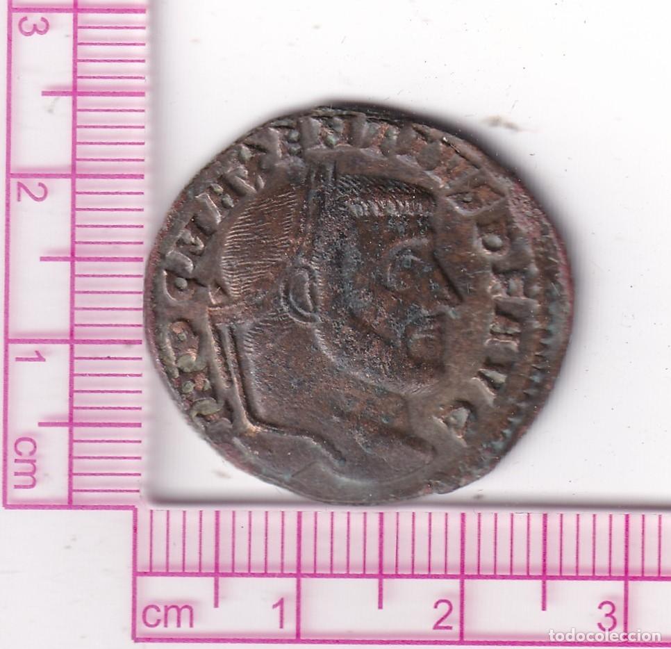 Monedas Imperio romano: CRE2461 MONEDA ROMANA NUMMUS MAJENCIO ROMA Y TEMPLO 307-308