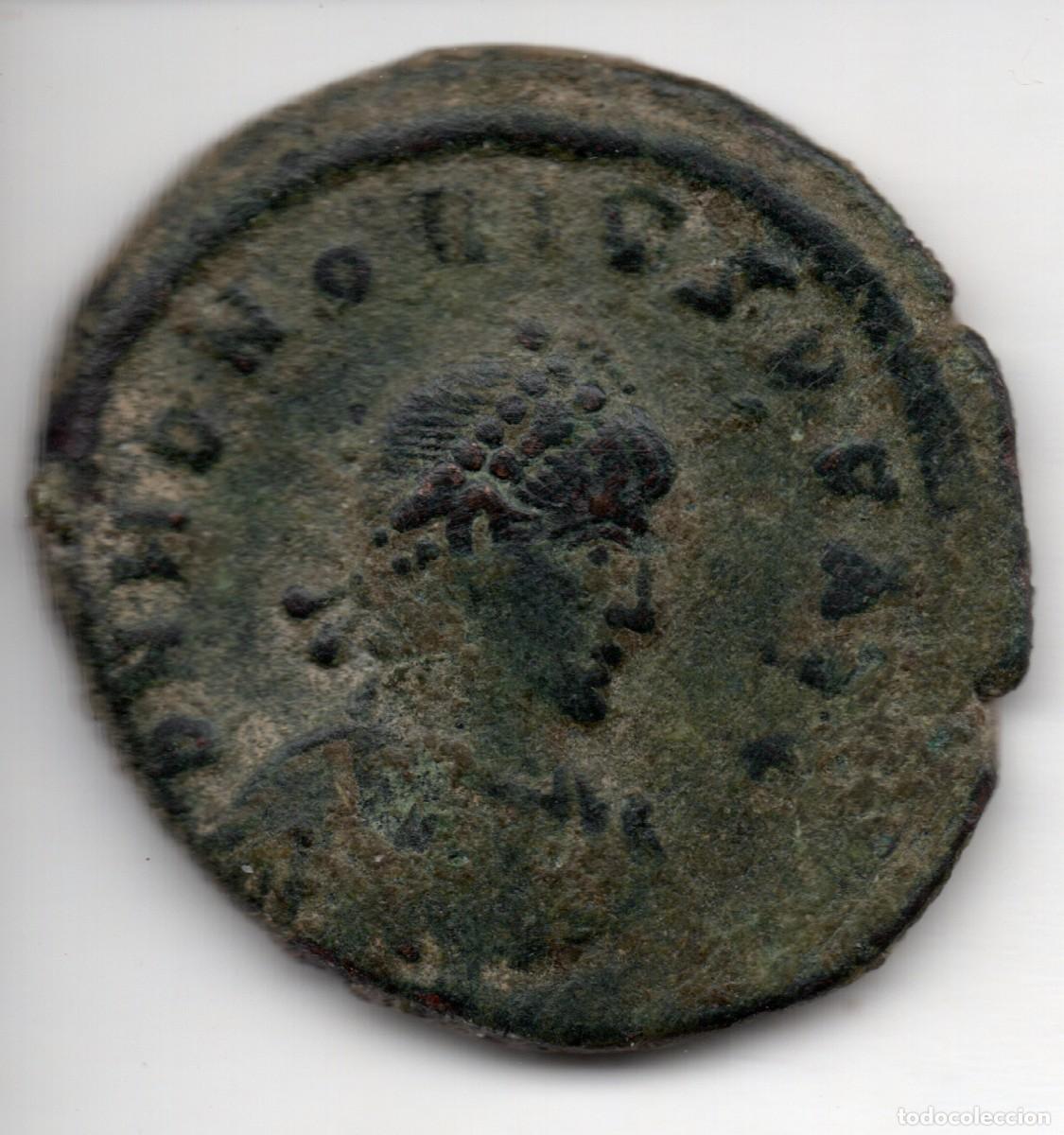 Monedas Imperio romano: Moneda romana de Honorio &ndash; GLORIA ROMANORVM &ndash; CONS&Delta;