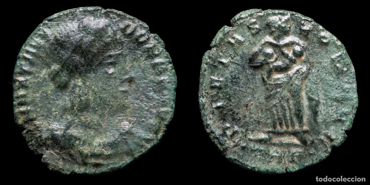 Monedas Imperio romano: Theodora - PIETAS ROMANA, Trier - 15 mm / 1,55 gr.