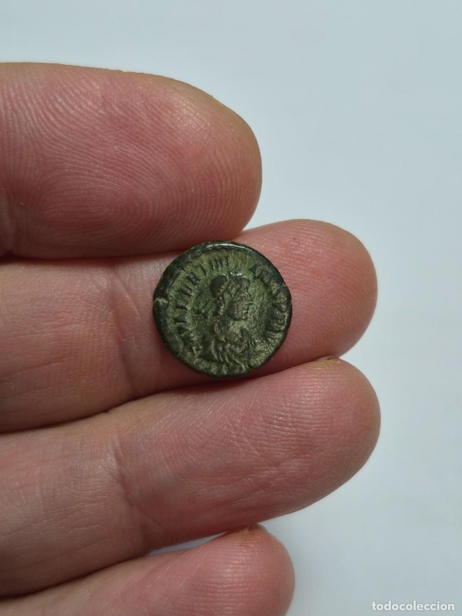 Monedas Imperio romano: NT/ FRACCION CENTENIONAL VALENTINIANO REV. VICTORIA AVGG SISCIA 1,03 grs (A2014)