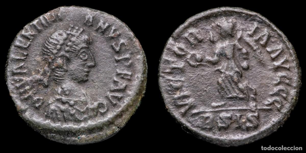 Monedas Imperio romano: Valentinian II Nummus - VICTORIA AVGGG, Siscia - 13 mm / 1,03 gr.