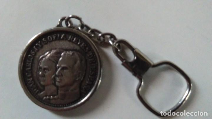 Monete Juan Carlos I: Llavero de los Reyes Juan Carlos I y Sof&iacute;a en metal