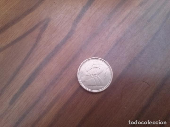 Moedas Juan Carlos I: MONEDA. 5 PESETAS. DEL A&Ntilde;O 1988. BUEN ESTADO.
