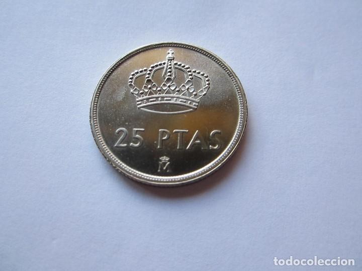 Monedas Juan Carlos I: Moneda de 25 pesetas de 1982 SIN CIRCULAR - Foto 2