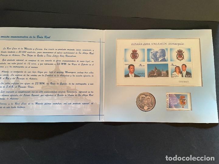 Monedas Juan Carlos I: 12 EUROS PLATA + SELLOS - Correos 2004 Boda real moneda - Foto 1 - 286563183