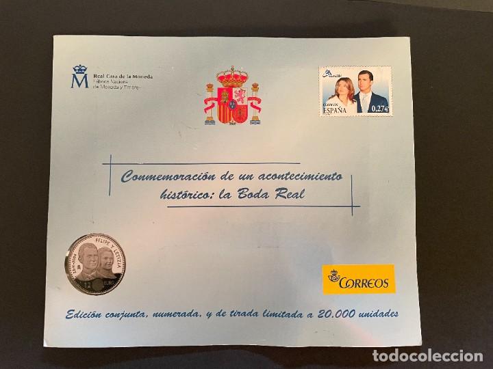 Monedas Juan Carlos I: 12 EUROS PLATA + SELLOS - Correos 2004 Boda real moneda - Foto 2 - 286563183