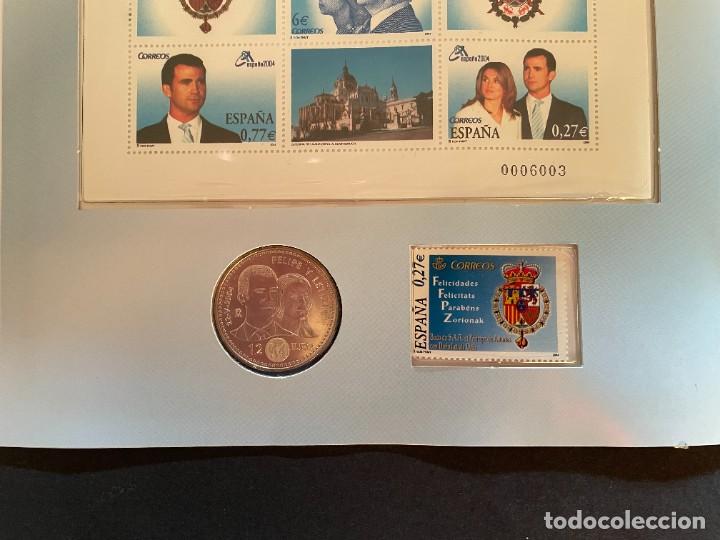 Monedas Juan Carlos I: 12 EUROS PLATA + SELLOS - Correos 2004 Boda real moneda - Foto 3 - 286563183