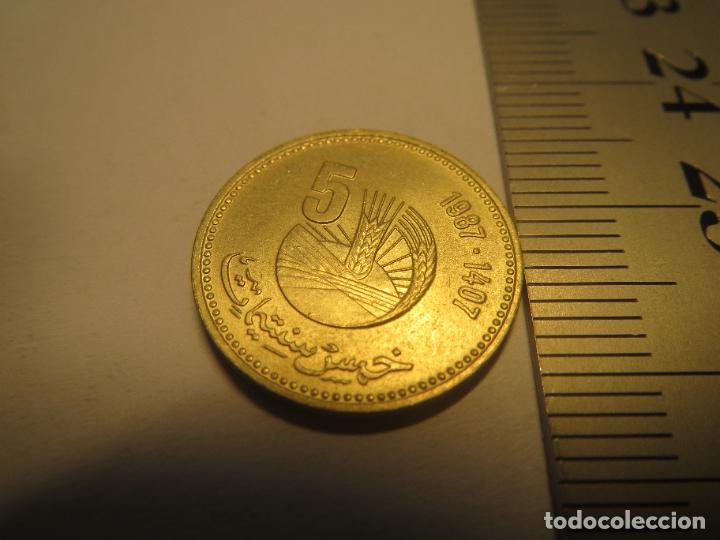 Monedas Juan Carlos I: MONEDA 5 CENTIMOS DE DIRHAM 1987 1407 CENTIMES (3) - Foto 1