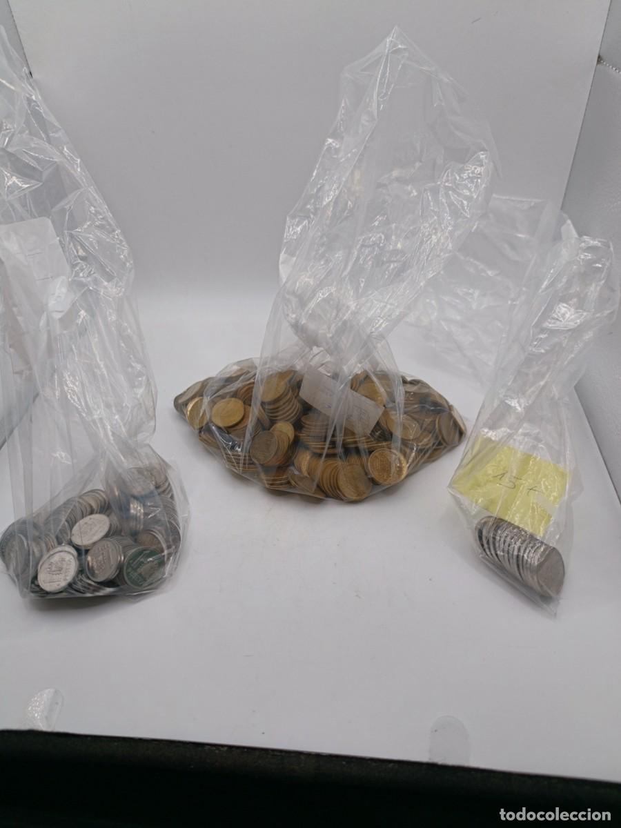 Monedas Juan Carlos I: lote de pesetas rubias , de aluminio, y de dos pesetas aluminio