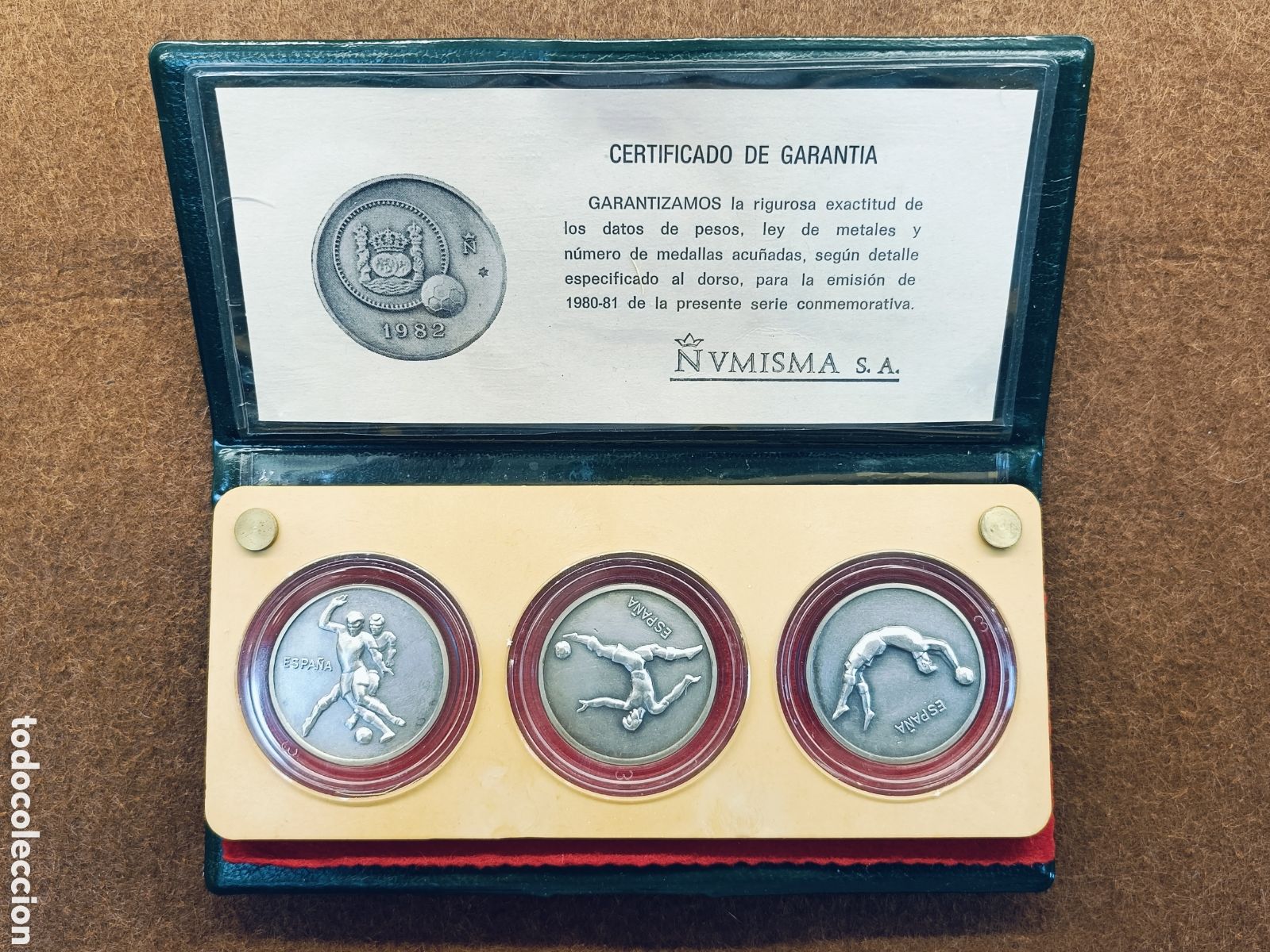 Monedas Juan Carlos I: Estuche tres medallas plata de ley Mundial F&uacute;tbol Espa&ntilde;a 1982. Numisma