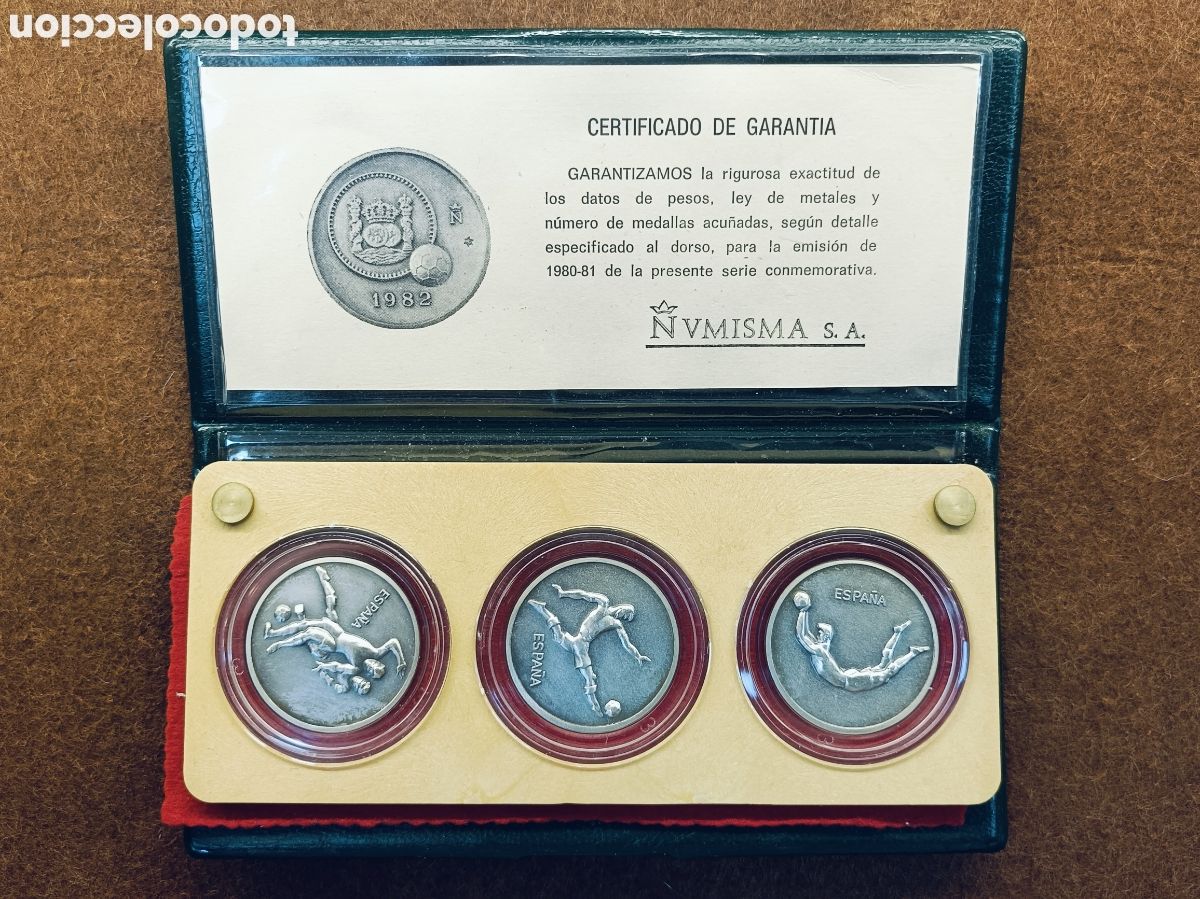 Monedas Juan Carlos I: Estuche tres medallas plata de ley Mundial F&uacute;tbol Espa&ntilde;a 1982. Numisma
