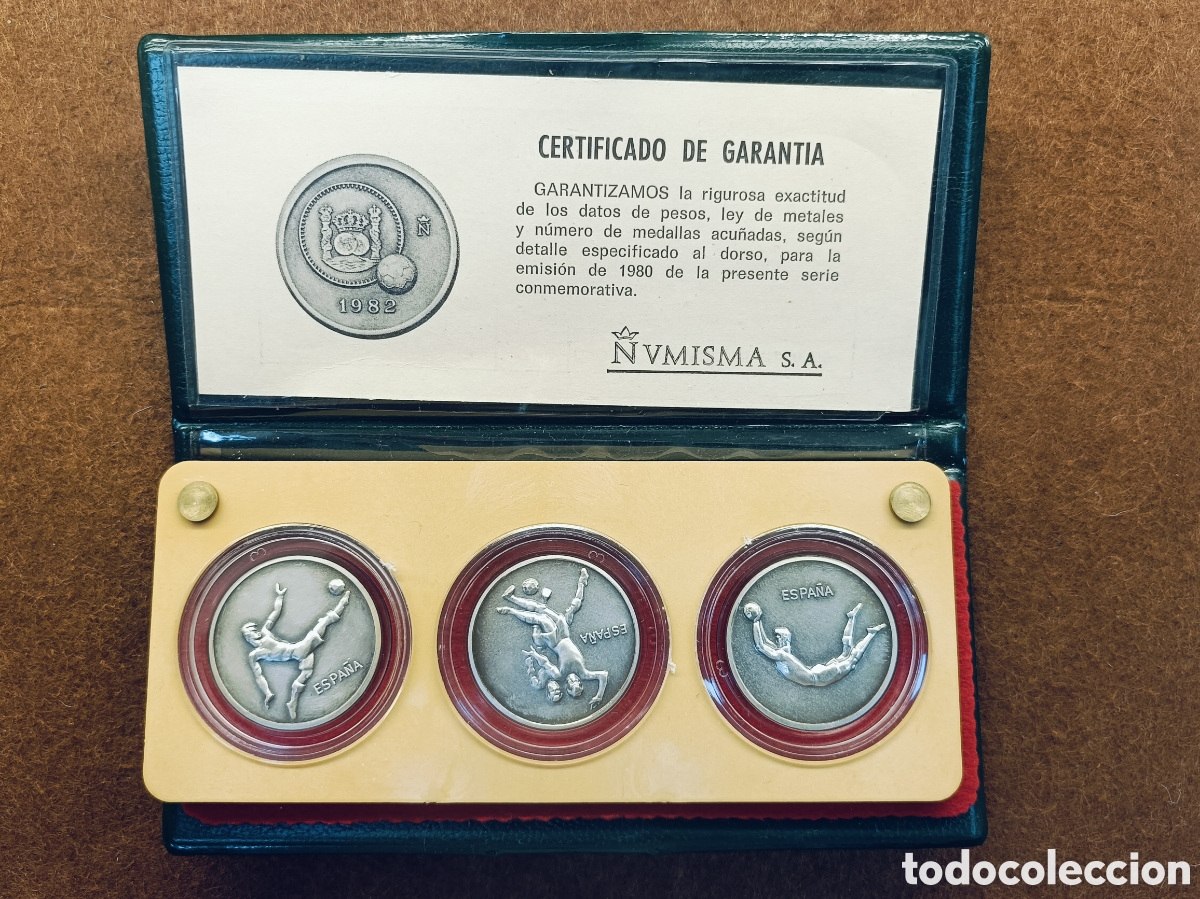 Monedas Juan Carlos I: Estuche tres medallas plata de ley Mundial F&uacute;tbol Espa&ntilde;a 1982. Numisma
