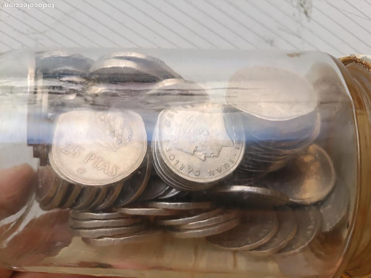 Monedas Juan Carlos I: Bote con 94 monedas de 25 pesetas de Juan Carlos I corona real, estrella 77