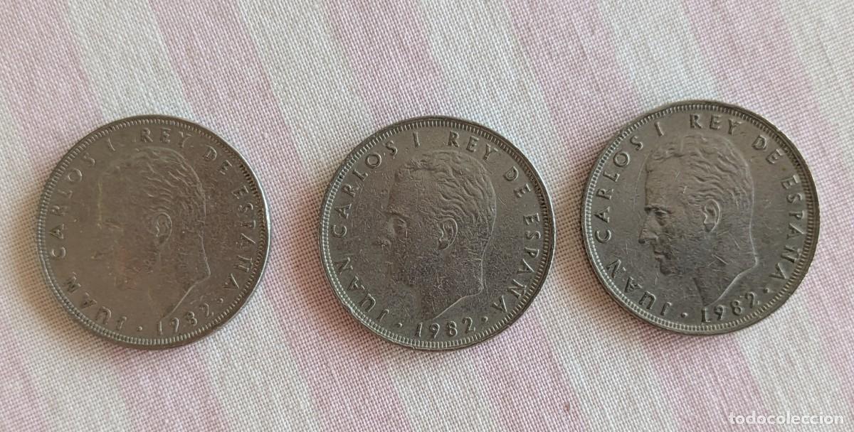 Monedas Juan Carlos I: Lote de 3 monedas de 25 pesetas de 1982 de Juan Carlos I