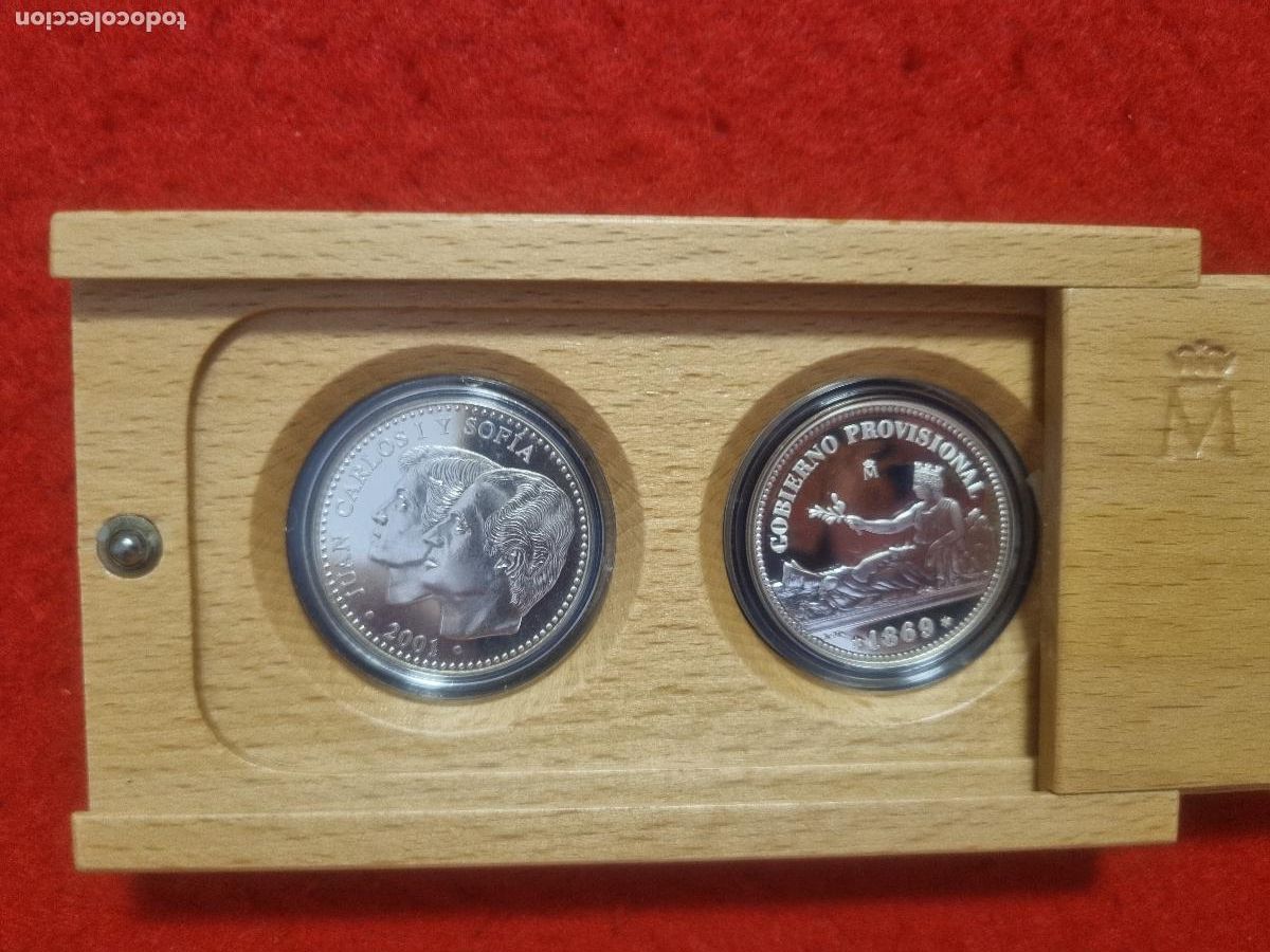 Monedas Juan Carlos I: MONEDA 2000 PESETAS PLATA 2001 Y 1 PESETA 1889 HISTORIA DE LA PESETA FNMT CAJA MADERA ORIGINAL T