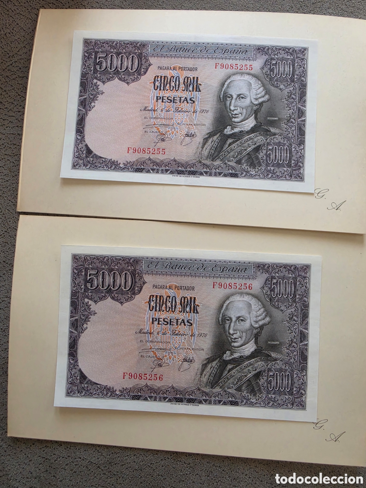 Monedas Juan Carlos I: PAREJA CORRELATIVA 5000 PESETAS 1976 - SERIE F (F9085255 / F9085256) - CARLOS III - EBC+/SC-