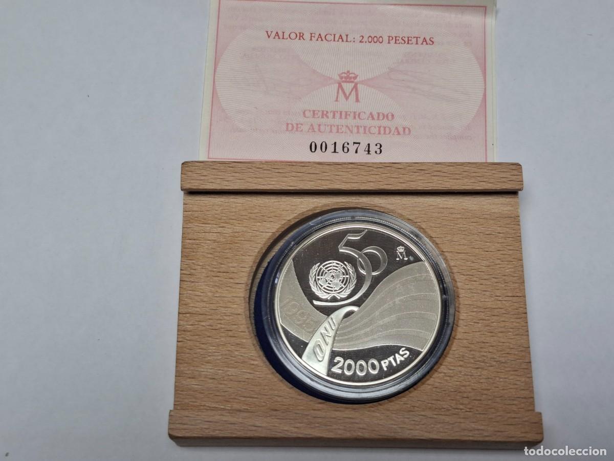 Monedas Juan Carlos I: Moneda en estuche de madera de 2000 PESETAS de PLATA de 1995 ONU BANCO DE ESPA&Ntilde;A