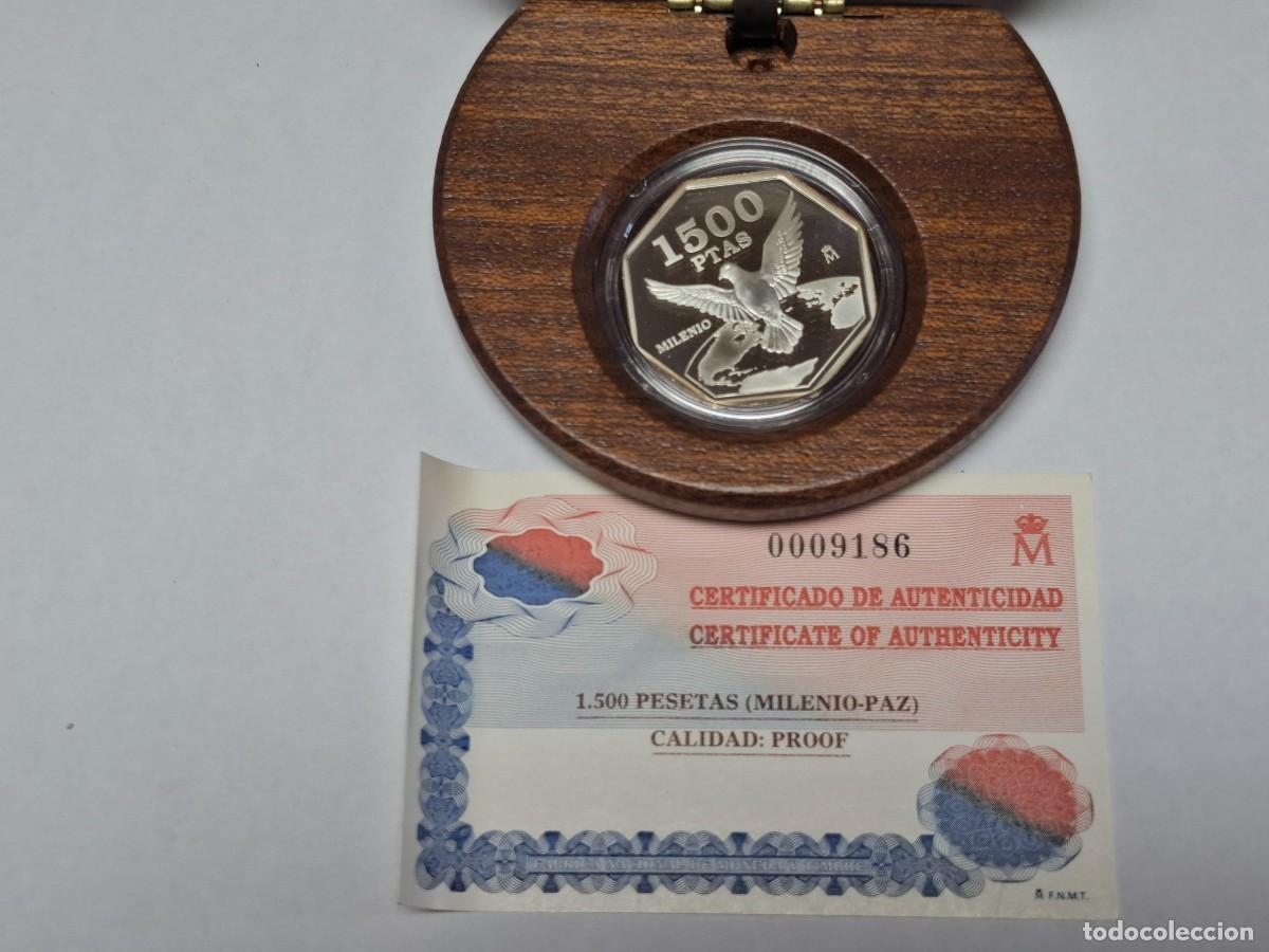 Monedas Juan Carlos I: Moneda en estuche de madera de 1500 PESETAS de PLATA de 2000 PAJARO BANCO DE ESPA&Ntilde;A