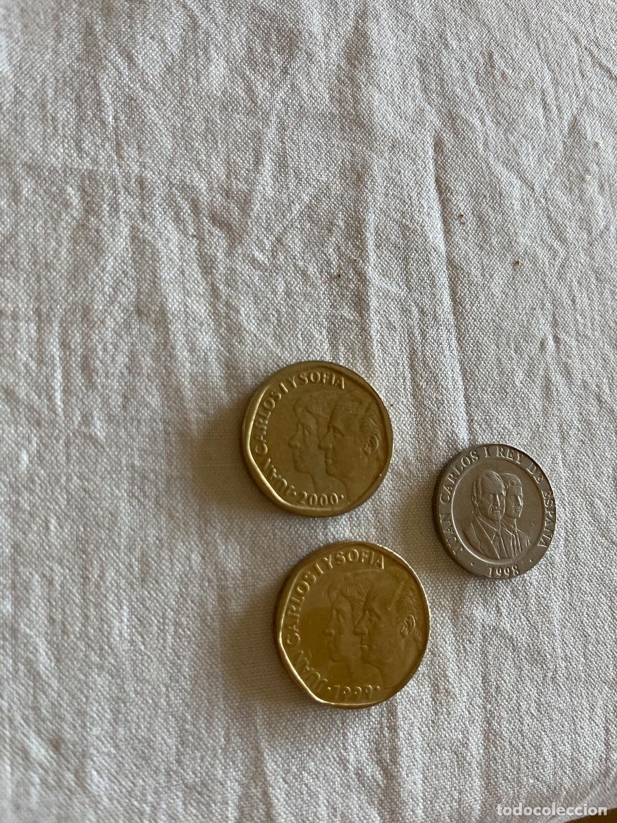 Monedas Juan Carlos I: 2 monedas de 500 pesetas (1999,2000) y 1 moneda de 200 pesetas (1998)