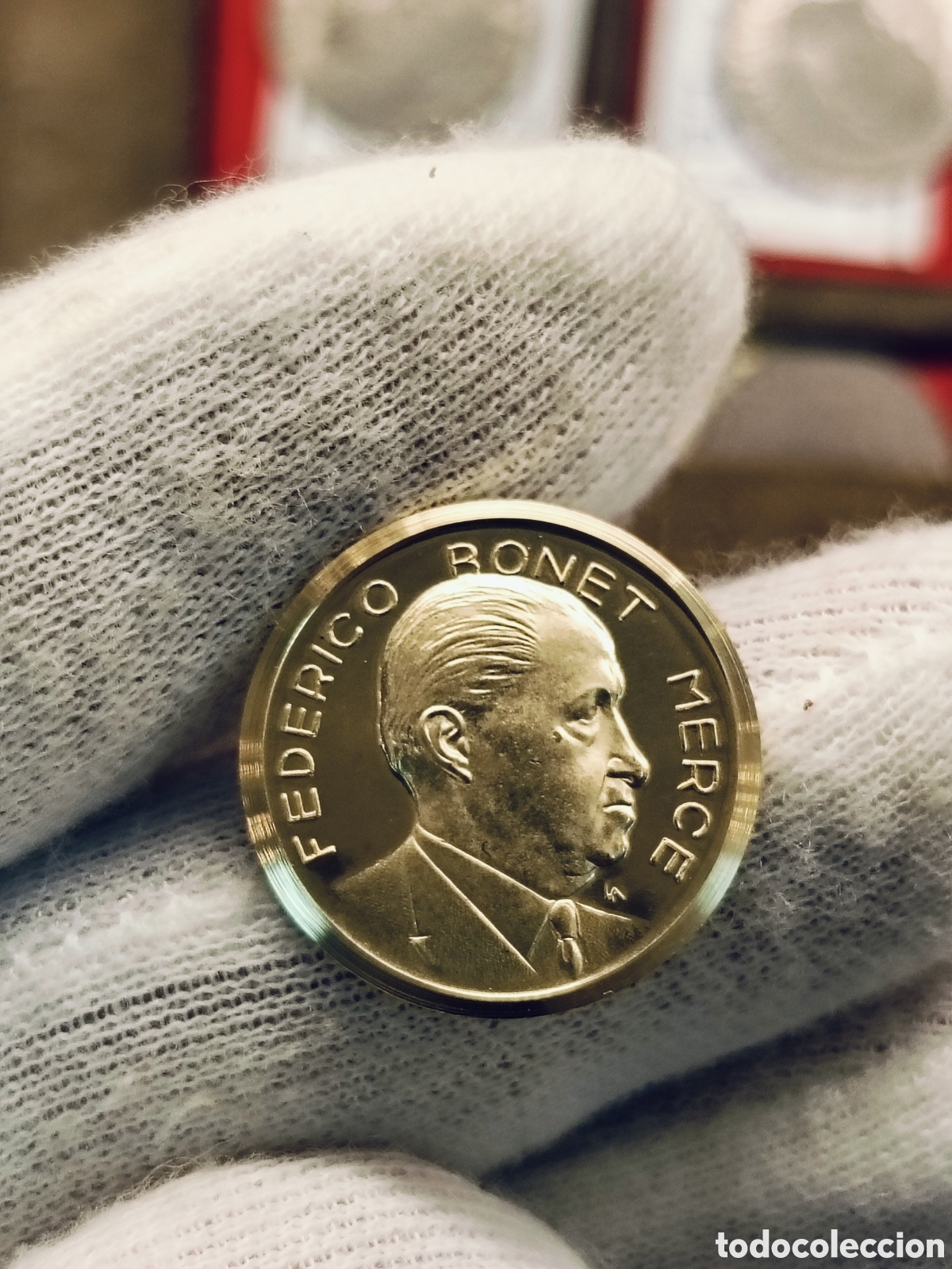 Monedas Juan Carlos I: EXTRAORDINARIA MEDALLA DE ORO. 50 ANIVERSARIO FEDERICO BONET MERCE .PESO 3,69 GRAMOS LEY 750 mm