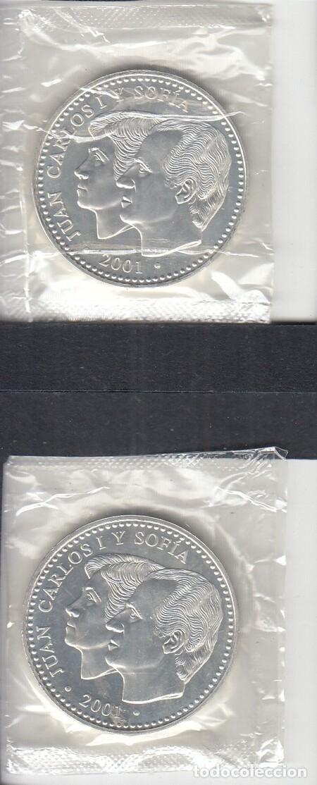 Monedas Juan Carlos I: Dos monedas de 2.000 Ptas. de Plata de 2001. Sin circular.