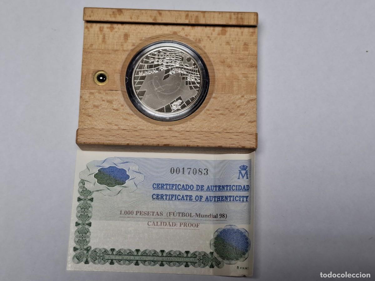 Monedas Juan Carlos I: Estuche Moneda de 1000 PESETAS de PLATA de 1998 MUNDIAL FUTBOL BANCO ESPA&Ntilde;A PROOF