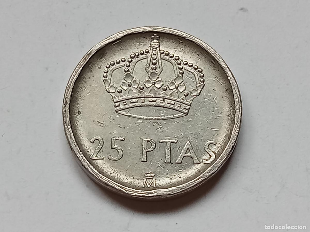 Monedas Juan Carlos I: JUAN CARLOS I 25 PESETAS 1982 RETOCADA PARA HACERLA PASAR POR 100 PESETAS EN CABINAS O M&Aacute;QUINAS
