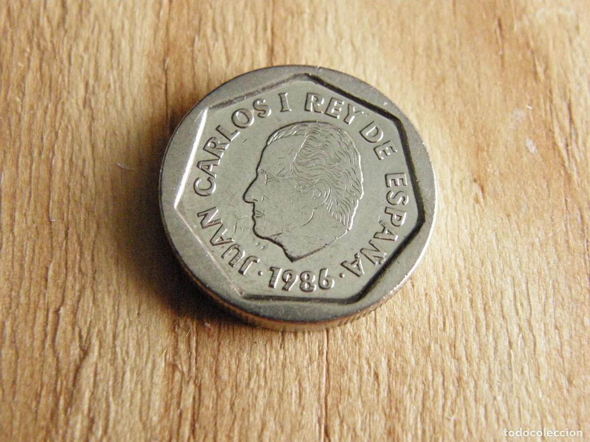 Monedas Juan Carlos I: 200 Pesetas 1986 M &ndash; Juan Carlos I &ndash; Cupron&iacute;quel &ndash; KM#829 &ndash; Canto Segmentado