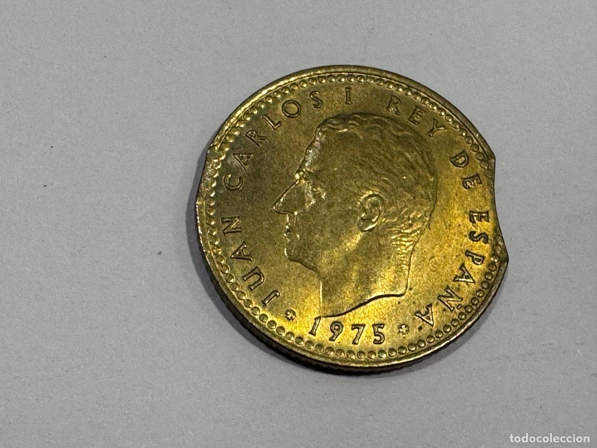 Monedas Juan Carlos I: MONEDA CON DEFECTO UNA PESETA JUAN CARLOS I 1975 CON POSIBLE ERROR ACU&Ntilde;ACI&Oacute;N ??? (G)