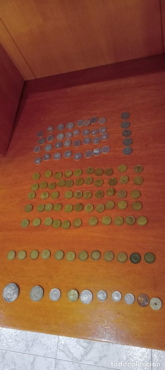 Monedas Juan Carlos I: Lote de 110 monedas de 1,5 pta de Franco y Juan Carlos + monedas extrangeras