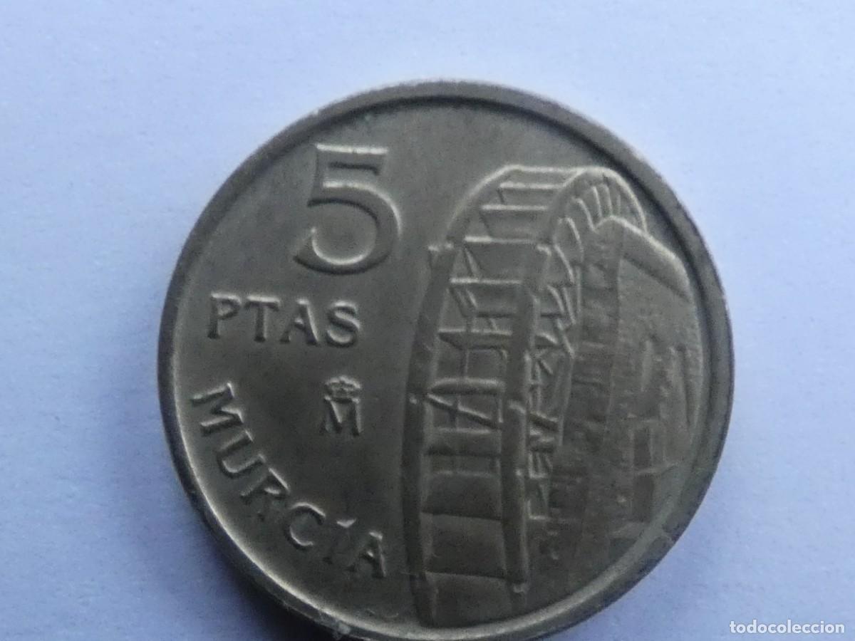 Monedas Juan Carlos I: lote compuesto por dos monedas de 5 pesetas. Espa&ntilde;a. 1999. Murcia