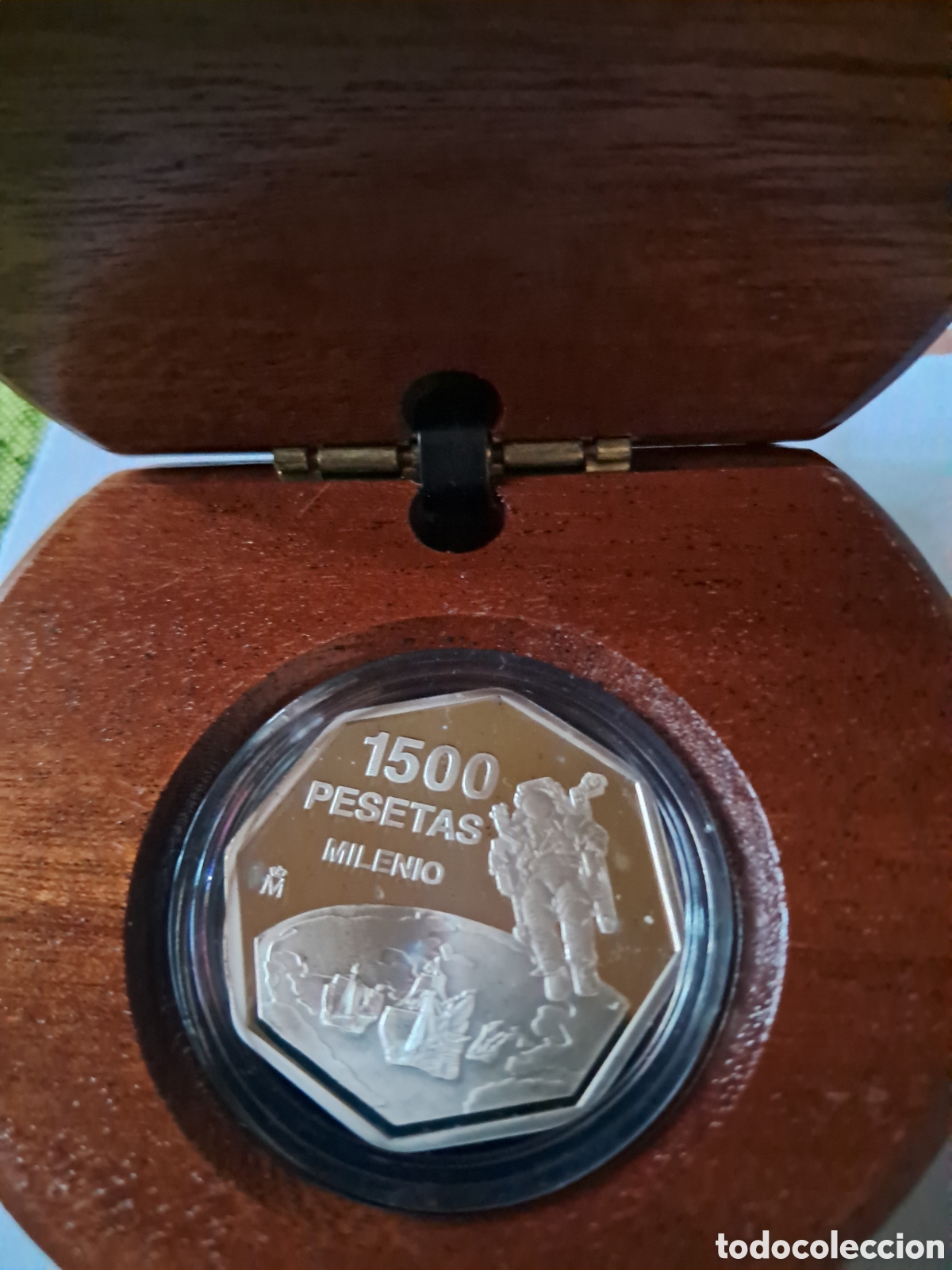 Monedas Juan Carlos I: Moneda heptagonal 1.500 Pesetas / Plata / 1999 / Fin del milenio. Calidad Proof / SC