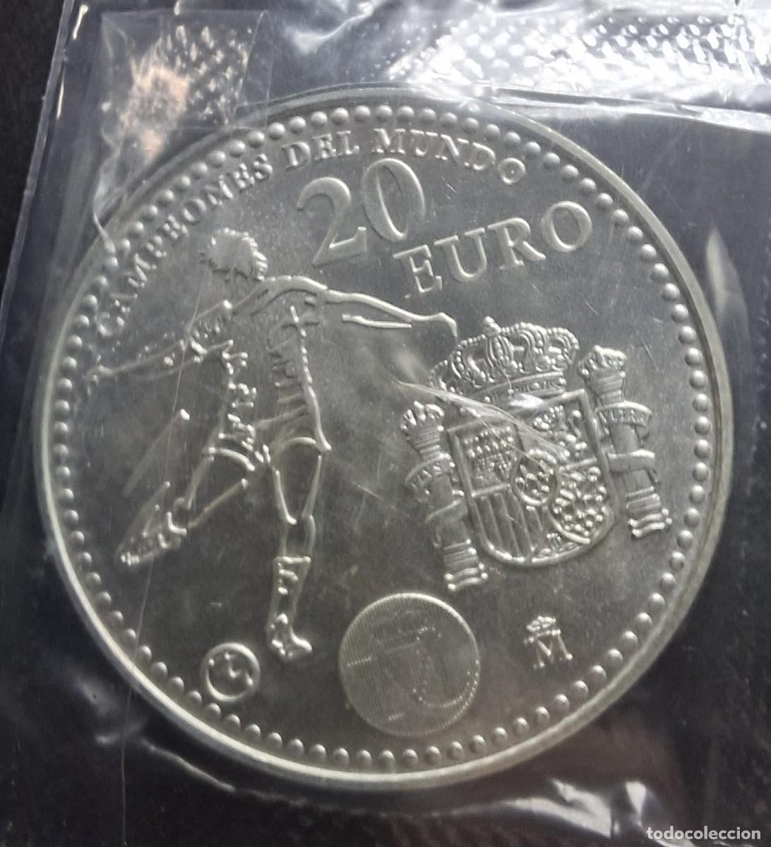 Monedas Juan Carlos I: ESPA&Ntilde;A 2010 20 Euros PLATA (campeones del mundo) ENVASE ORIGINAL KM 1183 SC