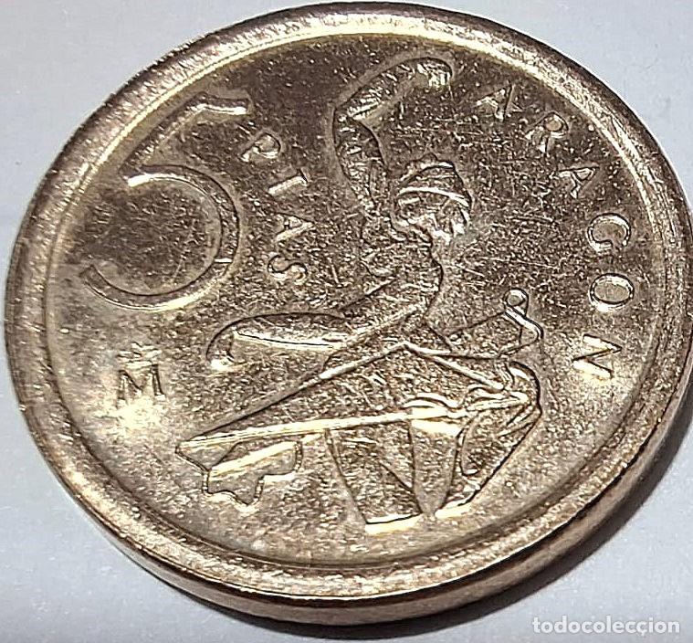 Monedas Juan Carlos I: Espa&ntilde;a 1996, ERROR 5 pesetas &rdquo;Arag&oacute;n: Brazo inferior y resto inferior... remarcados&rdquo;./ Ver fotos.