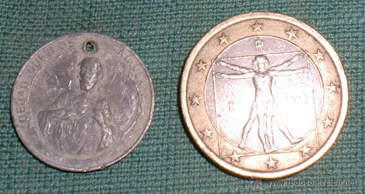 Monedas locales: Ficha de catecismo parroquial, una comida - Foto 2