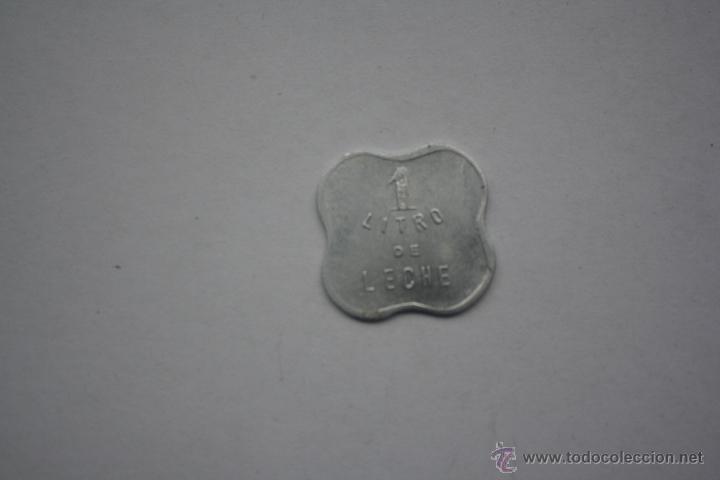 Monedas locales: COOPERATIVA OBRERA DE CONSUMO BASAURI. 1 LITRO DE LECHE. - Foto 2