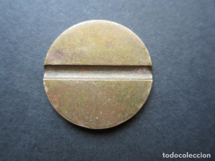 Monedas locales: ficha de tel&eacute;fono en lat&oacute;n - Foto 2