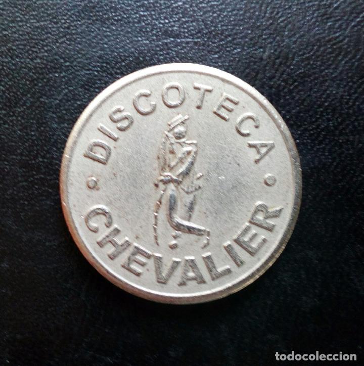 Monedas locales: FICHA / MONEDA PARA CONSUMICI&Oacute;N DISCOTECA CHEVALIER - Foto 3
