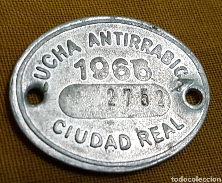 Monedas locales: Placa lucha antirrabica Ciudad Real 1966 - Foto 1