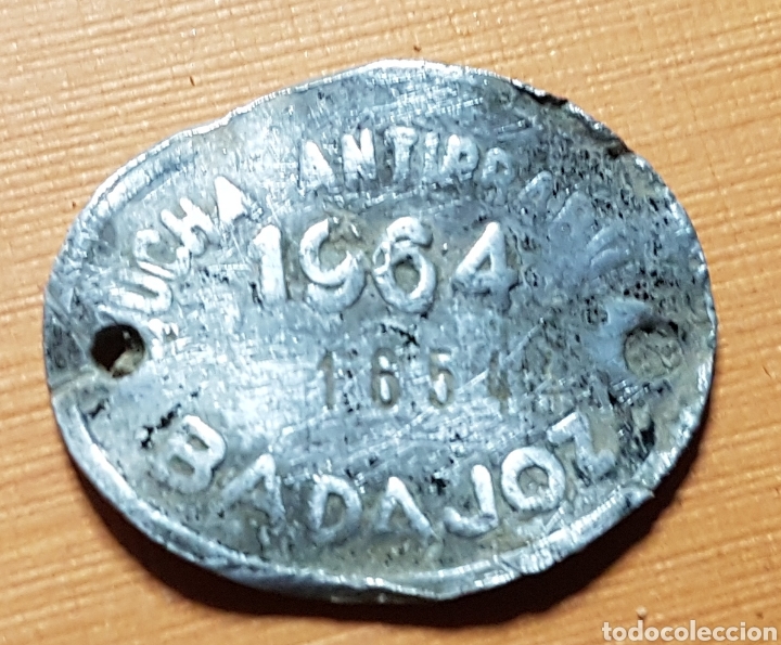 Monedas locales: Chapa antirrabica Badajoz 1964 - Foto 1