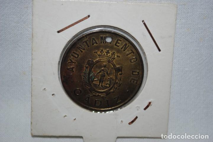 Monedas locales: CADIZ , FICHA ARBITRIO DE PERRERA , 1924 . - Foto 2
