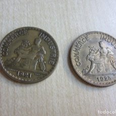 Monedas locales: DOS BONITAS FICHAS DE LA CÁMARA DE COMERCIO DE FRANCIA 1 FRANCO FECHADAS 1921 Y 1925. Lote 340794743