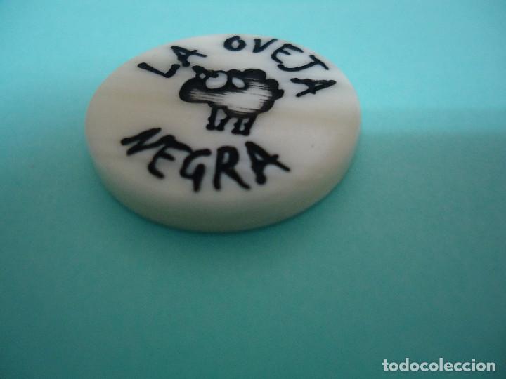 Monedas locales: FICHA EN PLASTICO LA OVEJA NEGRA. -- 19 - Foto 2