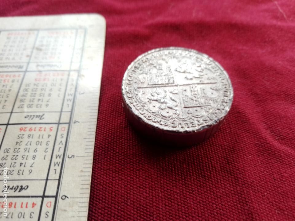 Monedas locales: Pedro de Castilla. Token de mercadillo medieval - Foto 2
