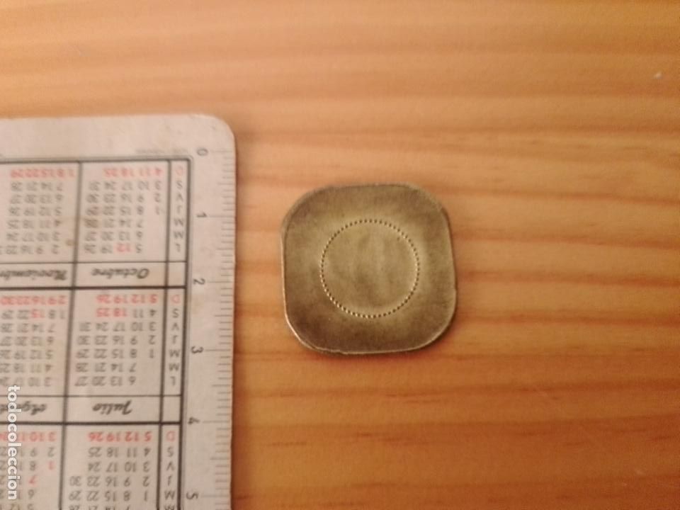 Monedas locales: Ficha de 40 c&eacute;ntimos - Foto 2
