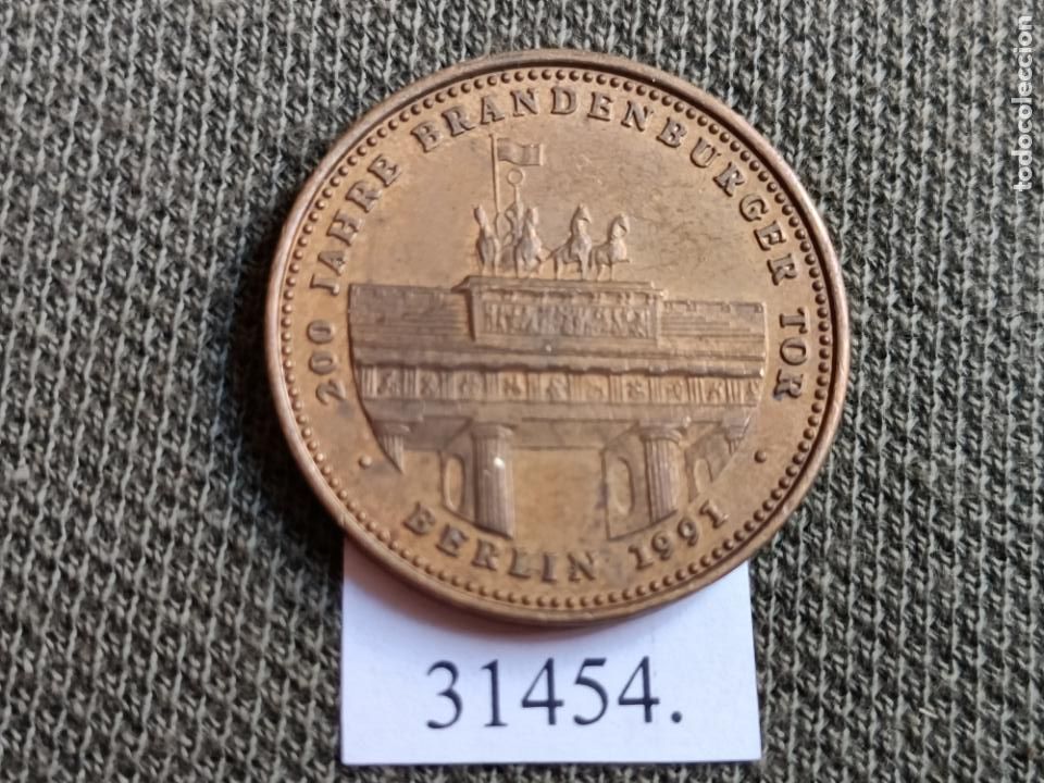 Monedas locales: ficha, token, jet&oacute;n - Foto 1