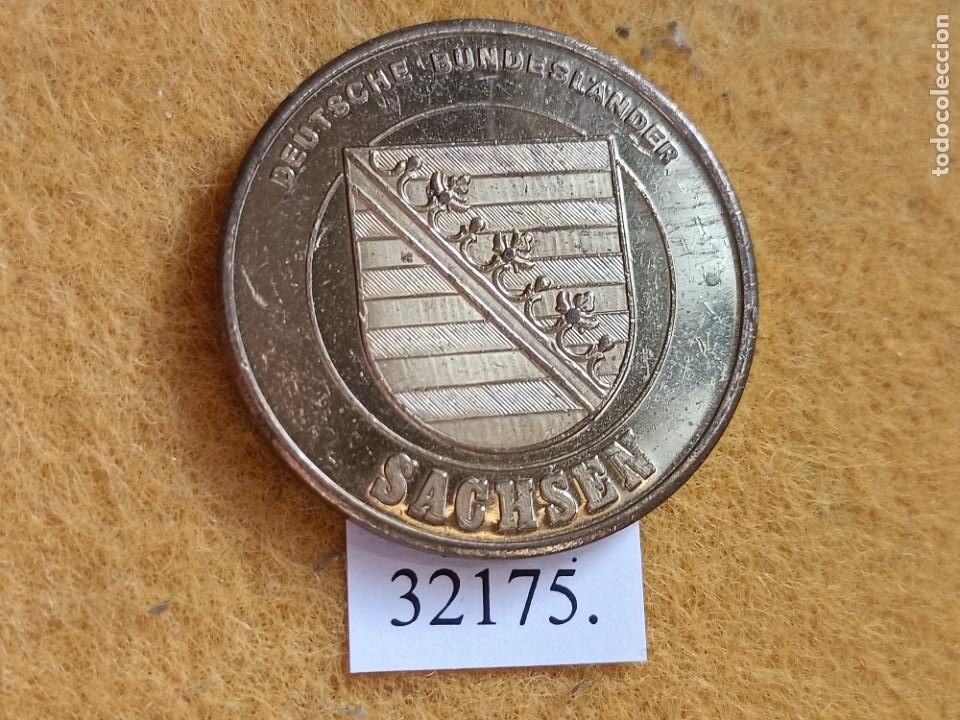 Monedas locales: ficha, token, jet&oacute;n - Foto 1