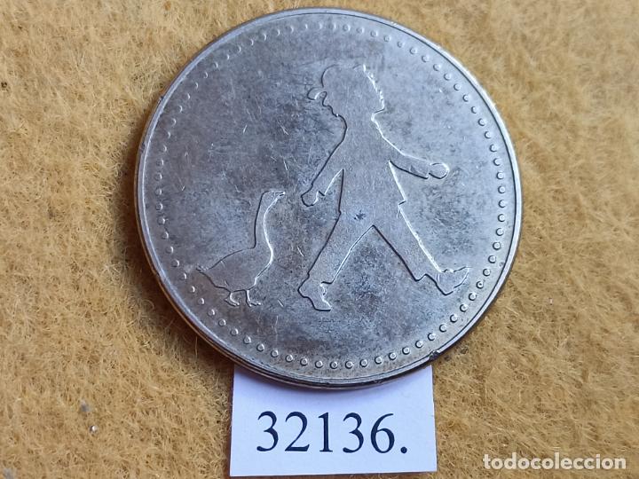 Monedas locales: ficha, token, jet&oacute;n - Foto 1