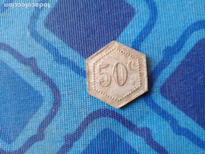 Monedas locales: Ficha de 50 c&eacute;ntimos hexagonal - Foto 1
